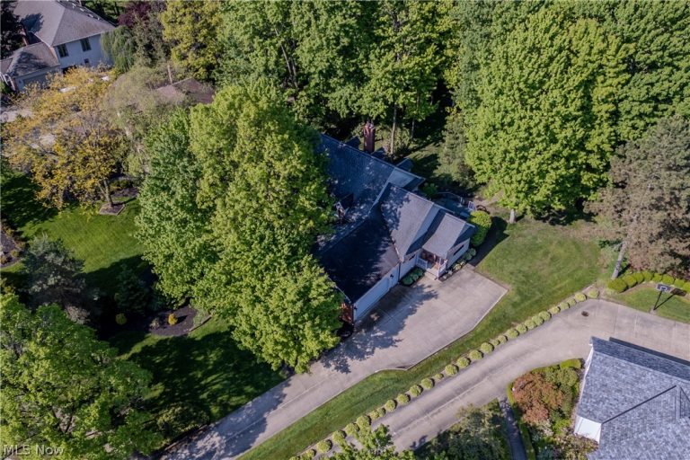 4502 Glen Eagle Drive, Brecksville, OH - Photo 3