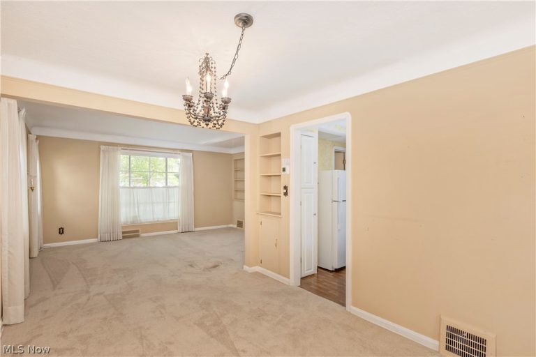 4810 Westbourne Road, Lyndhurst, OH - Photo 3