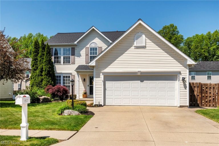 8537 Bentley Drive, Olmsted Falls, OH, 44138