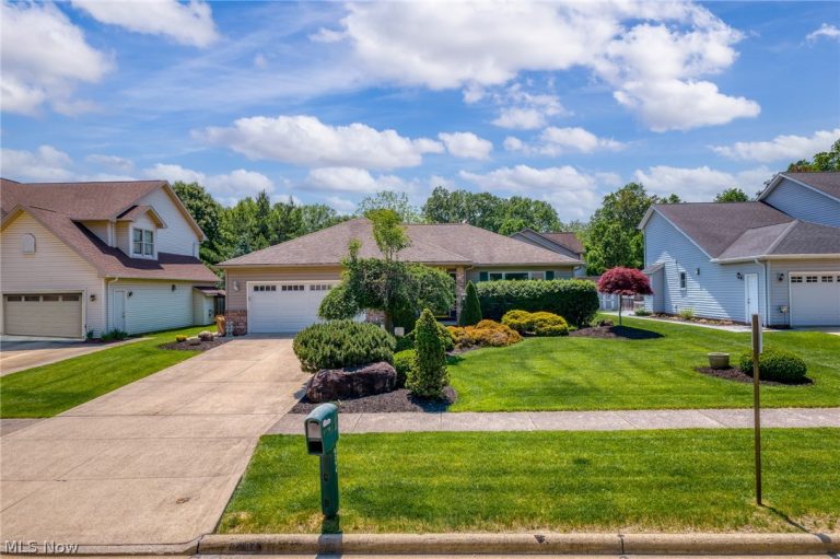 6294 Old Virginia Lane, Parma Heights, OH - Photo 3