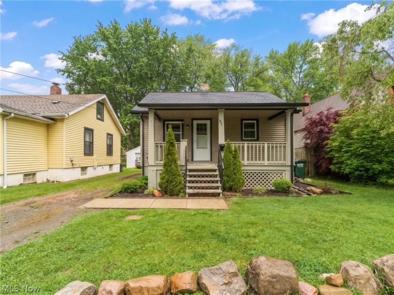 557 Washington Avenue, Barberton, OH - Photo 2