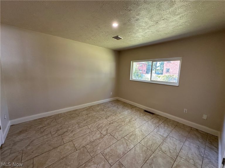 3020 Northgate Avenue, Liberty, OH - Photo 7