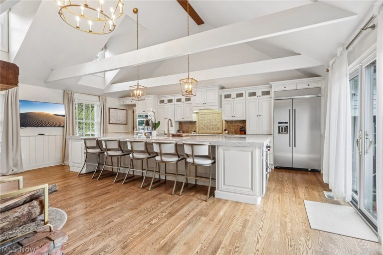 44 Pinewood Lane, Hudson, OH - Photo 8