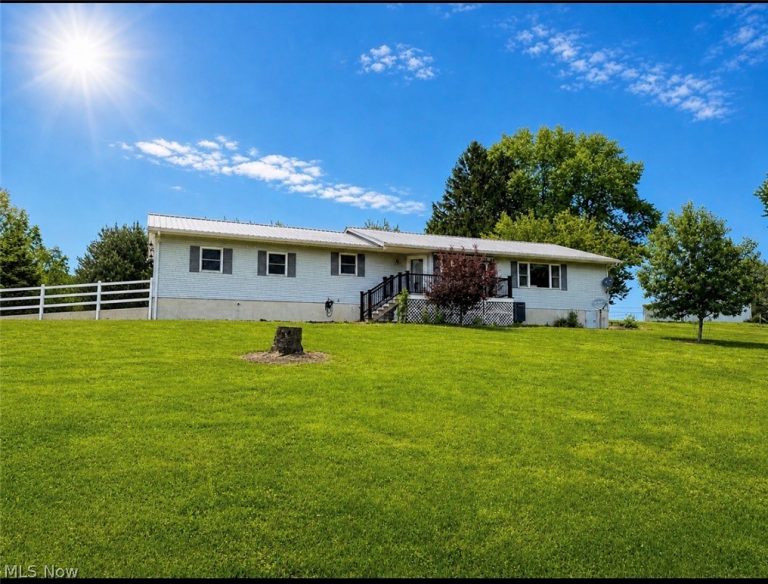 305 North Drive, Somerset, OH - Photo 4