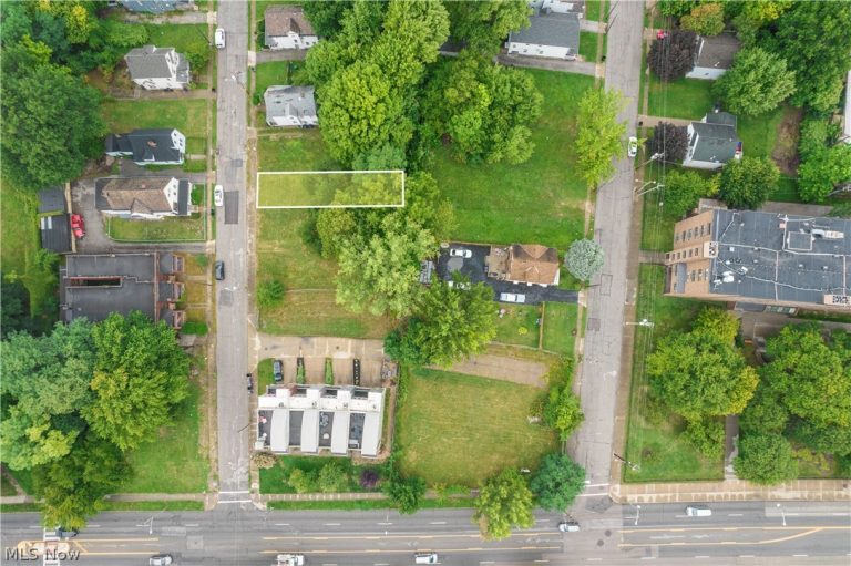 10217 Superior Avenue, Cleveland, OH - Photo 2