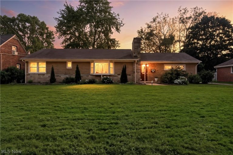 218 Bonnett Street, North Canton, OH - Photo 3