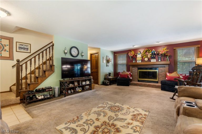 1649 Harmony Lane, North Canton, OH - Photo 2