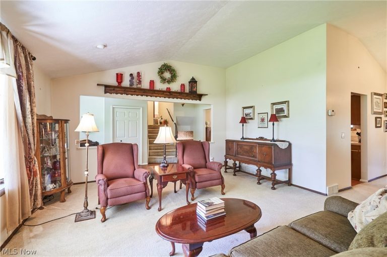 34138 Gem Circle, North Ridgeville, OH - Photo 4