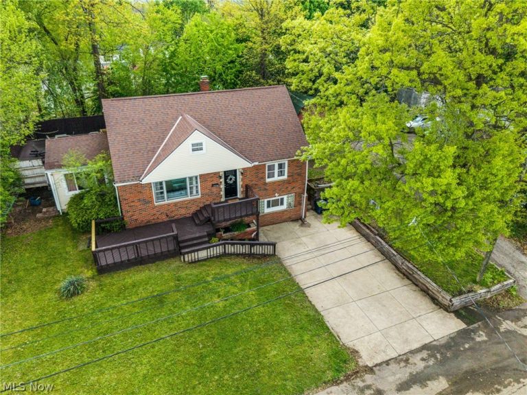 1588 Highview Avenue, Akron, OH - Photo 3