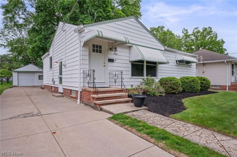 4353 182nd Street, Cleveland, OH - Photo 2