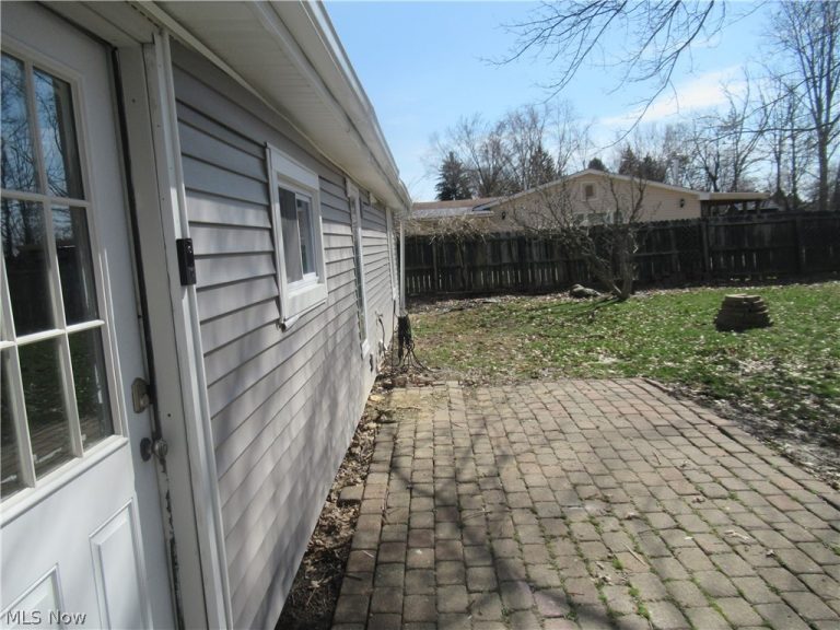 9295 Dorothy Drive, Streetsboro, OH - Photo 3