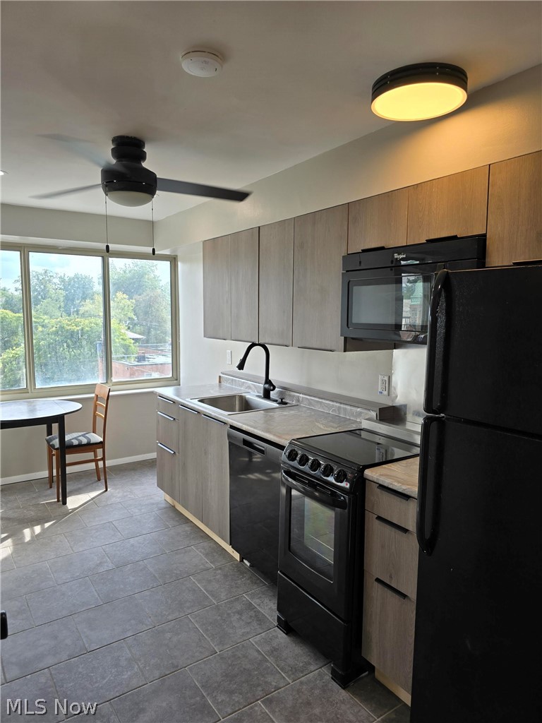 12520 Edgewater Drive #510, Lakewood, OH - Photo 3