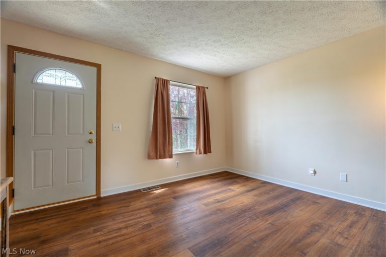 1624 Oberlin Avenue, Massillon, OH - Photo 6