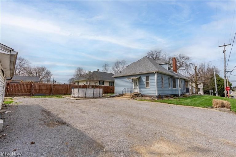 12020 Easton Street, Alliance, OH - Photo 3