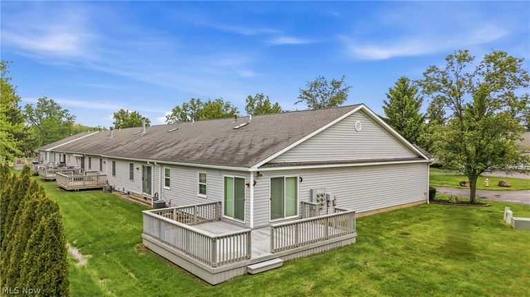 111 Greenfield Oval, Warren, OH - Photo 5