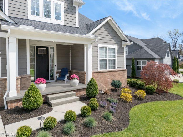 445 Crystal Lake Drive, Chagrin Falls, OH - Photo 3