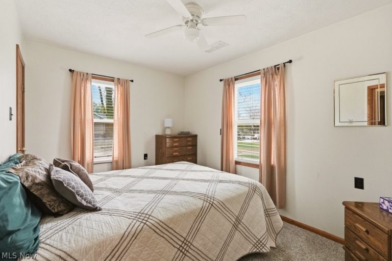 39 Castle Drive, Stow, OH - Photo 6