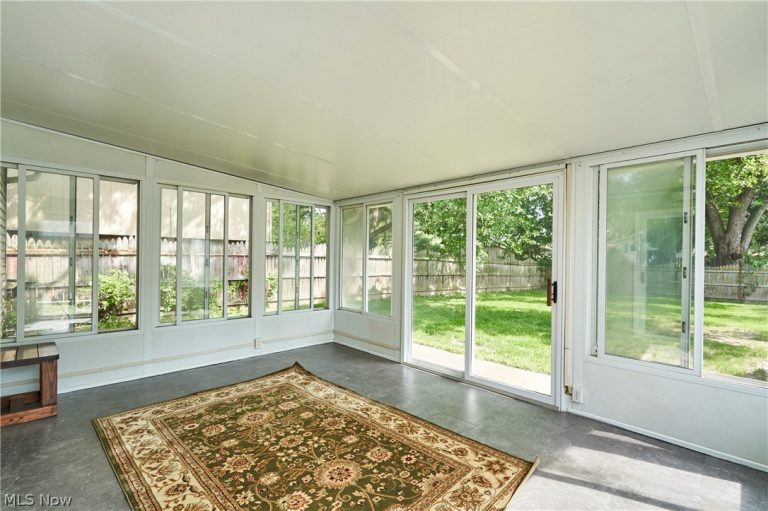 231 College Park Drive, Elyria, OH - Photo 8