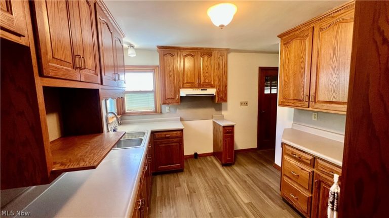 528 Harding Road, Zanesville, OH - Photo 3