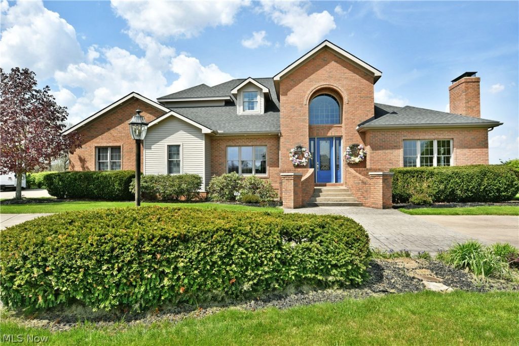 6367 Angel Court, Warren, OH