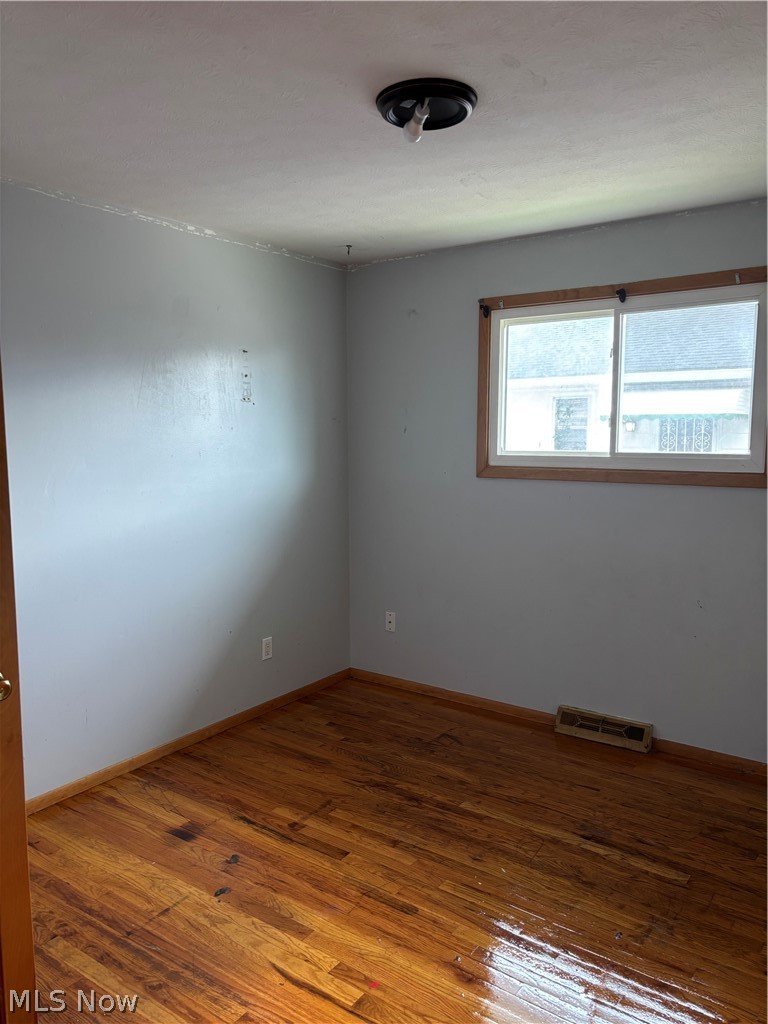 24401 Russell Avenue, Euclid, OH - Photo 6
