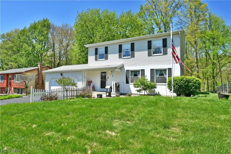 34 Hickory Trace Drive, Girard, OH - Photo 4