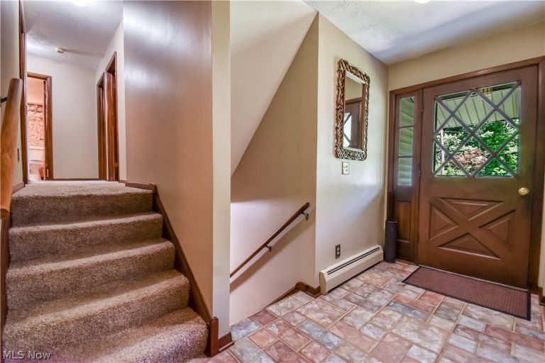 9412 Beaver Creek Drive, Mentor, OH - Photo 6