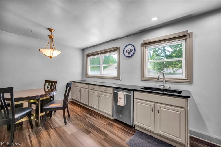 1793 Lealand Avenue, Poland, OH - Photo 3
