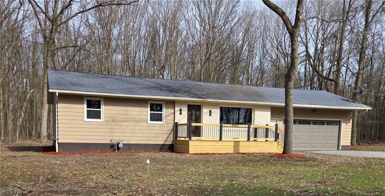 1075 River Road, Lake Milton, OH, 44429