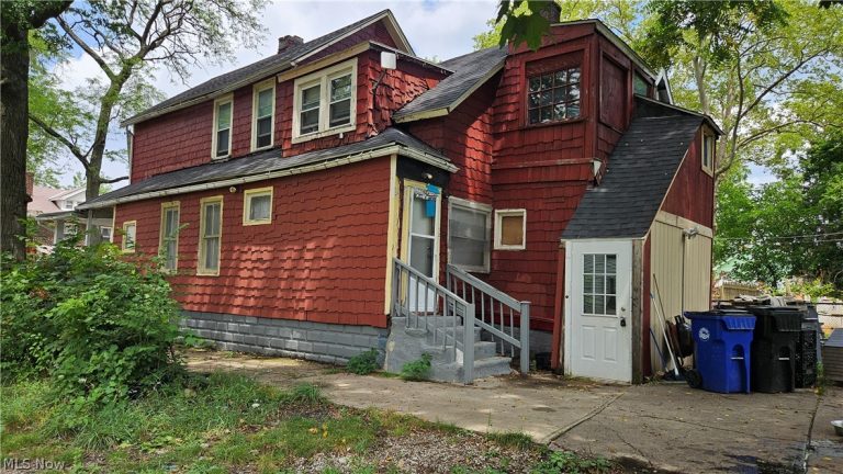 9016 Harris Avenue, Cleveland, OH - Photo 2