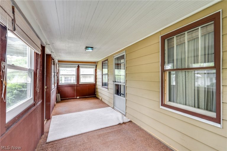 1425 Chippewa Avenue, Akron, OH - Photo 4
