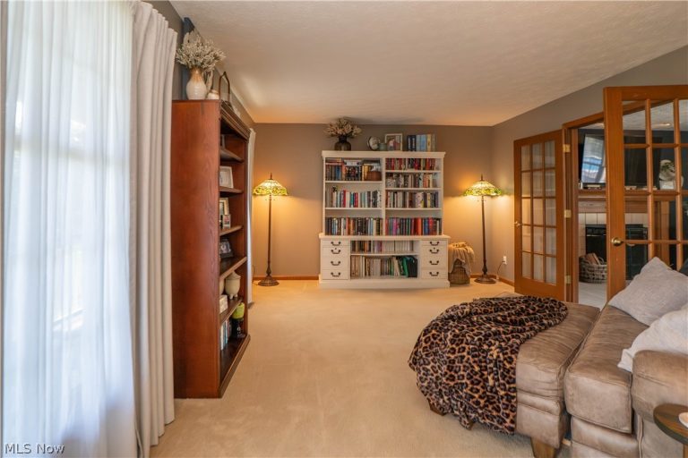 304 Rodeo Circle, Louisville, OH - Photo 6