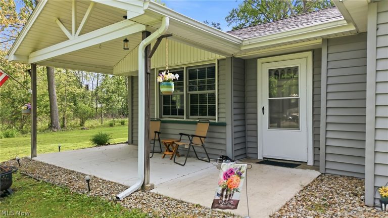 3635 Homewood Avenue, Hubbard, OH - Photo 3