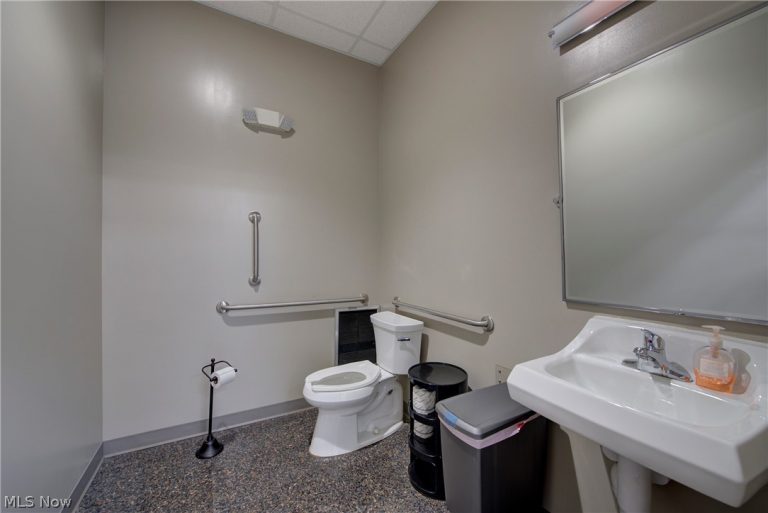 11716 Detroit Avenue, Lakewood, OH - Photo 4