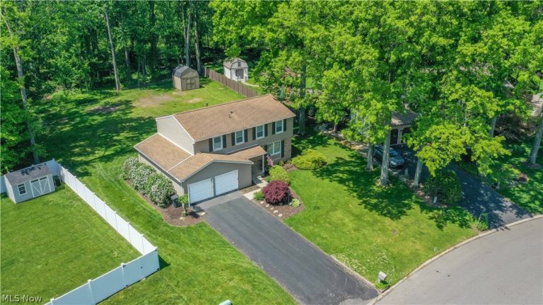 9252 Briarbrook Drive, Howland, OH - Photo 3