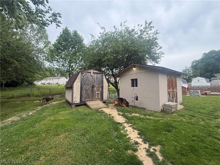 2417 Valley Road, Parkersburg, WV - Photo 4
