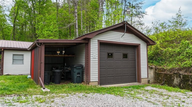 50 Dalzell Road, Whipple, OH - Photo 8