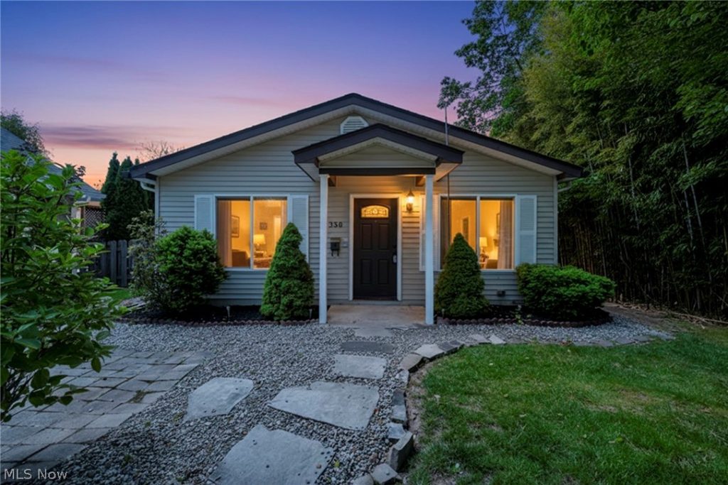 350 Kenilworth Road, Bay Village, OH