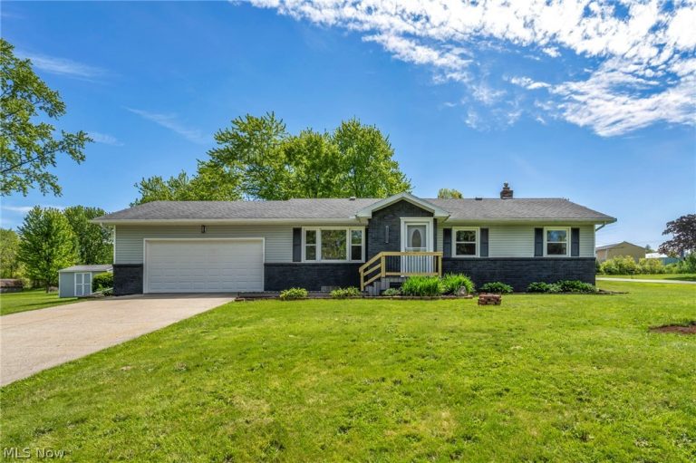 1543 Lindakay Drive, Akron, OH - Photo 2