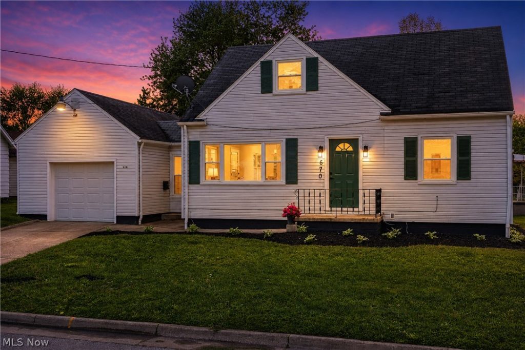 670 Davis Street, Akron, OH