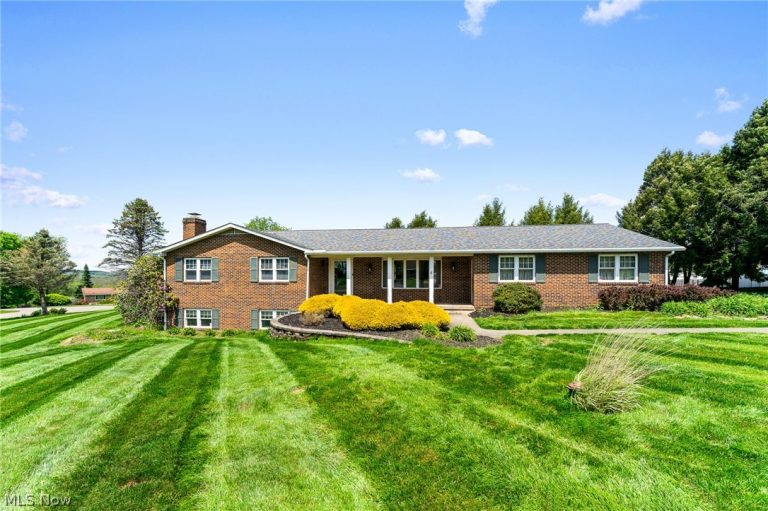 49325 Park Circle, East Liverpool, OH, 43920
