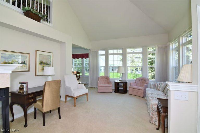 362 Legend Court #B, Highland Heights, OH - Photo 4