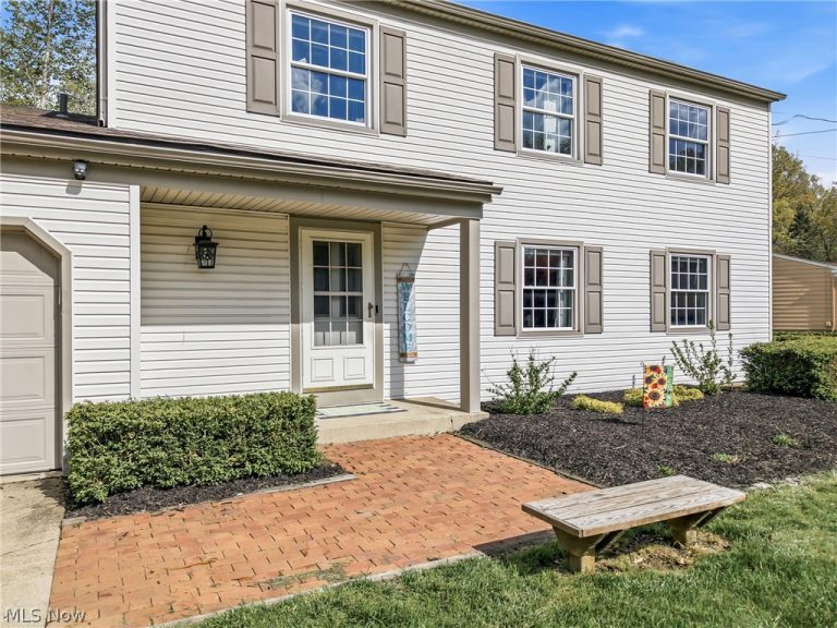658 Burning Oaks Drive, Warren, OH - Photo 3