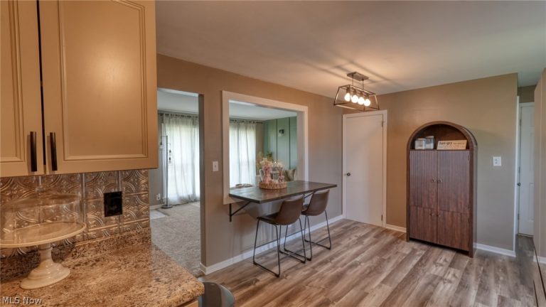 212 Westview Drive, New Concord, OH - Photo 8