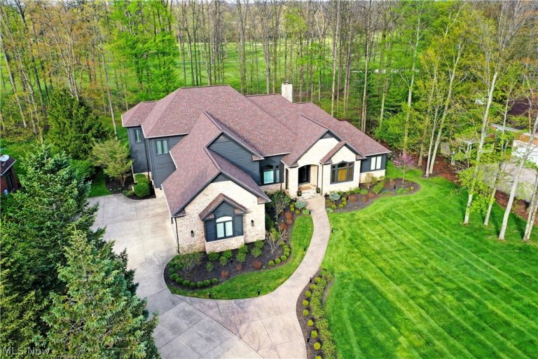 460 Club Drive, Aurora, OH - Photo 3