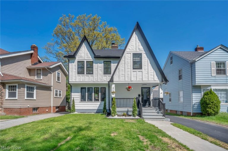 3741 Woodridge Road, Cleveland Heights, OH, 44121