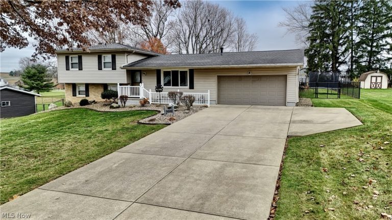 5686 Darletta Street, Navarre, OH, 44662