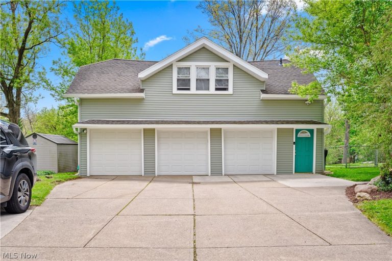2136 Sprague Road, Broadview Heights, OH - Photo 3