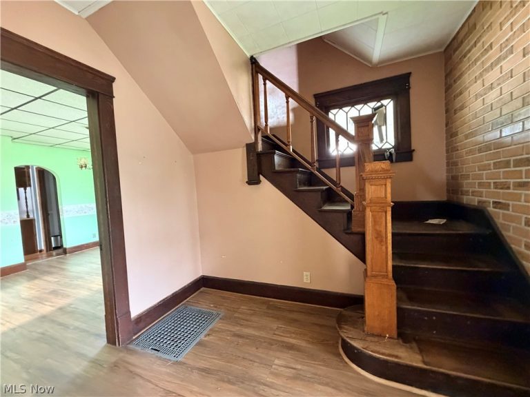 549 Madison Avenue, Cambridge, OH - Photo 8