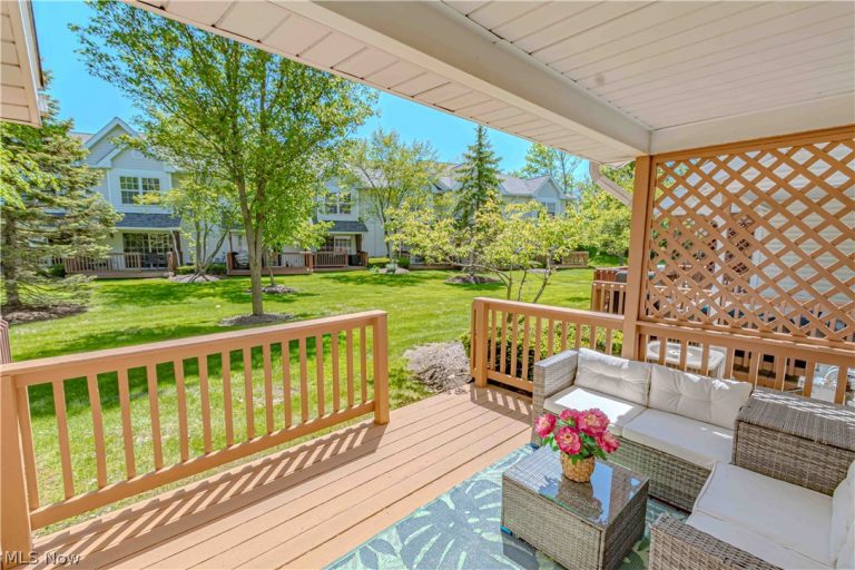 6735 Columbine Court, Middleburg Heights, OH - Photo 5